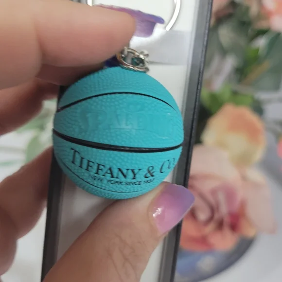 Spalding  And  Tiffany & Co 🏀 basketball Keychain Backpack Bag Keychain - Picture 11 of 11